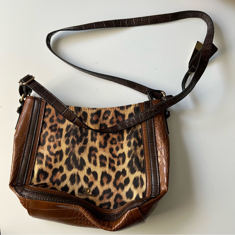 NWOT ND New Directions animal print handbag